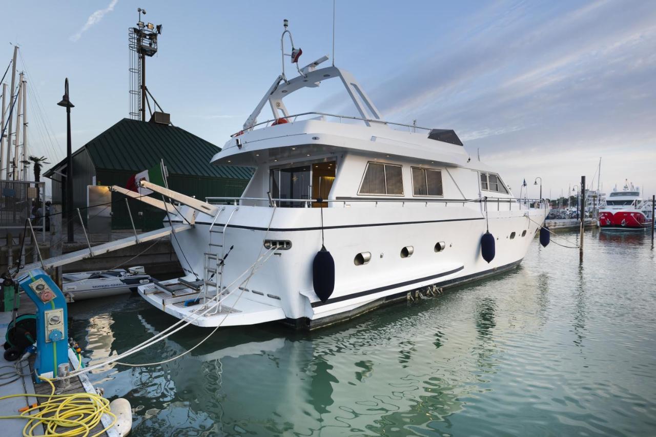 Holidays Boat Botel Poreč