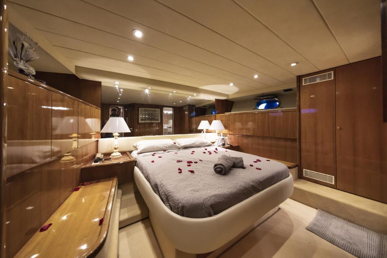Botel Holidays Boat *