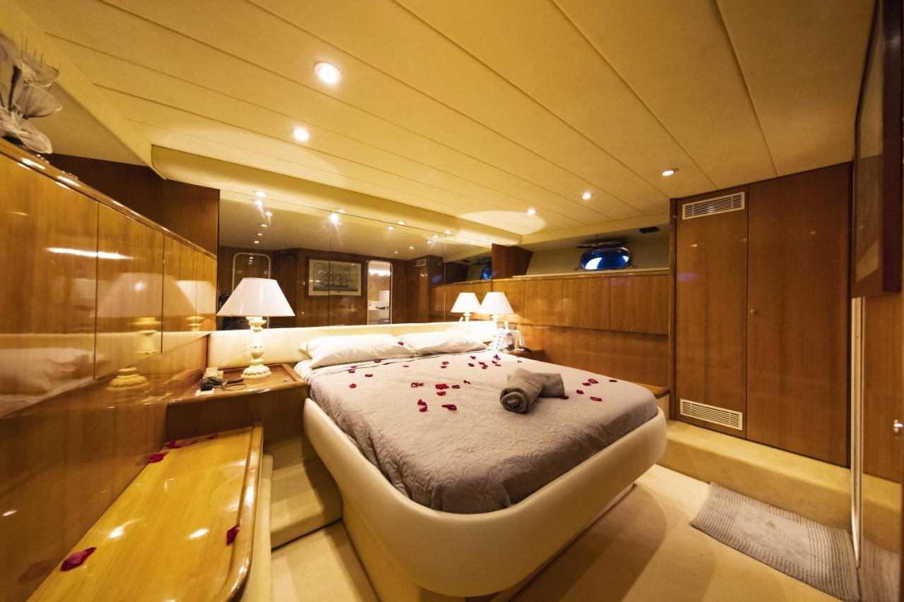 Holidays Boat Botel